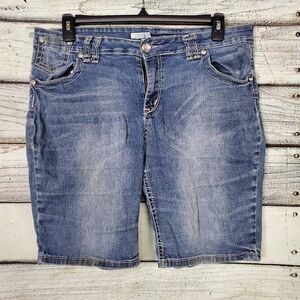 Cato Women’s Denim Shorts Size 16 Blue Embroidered Cross Pockets Stretch